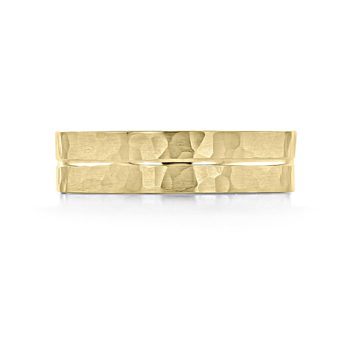 Artcarved Hammered Wedding Band | FG561 men’s yellow gold wedding band featuring a hammered finish and a horizontal groove across the center.