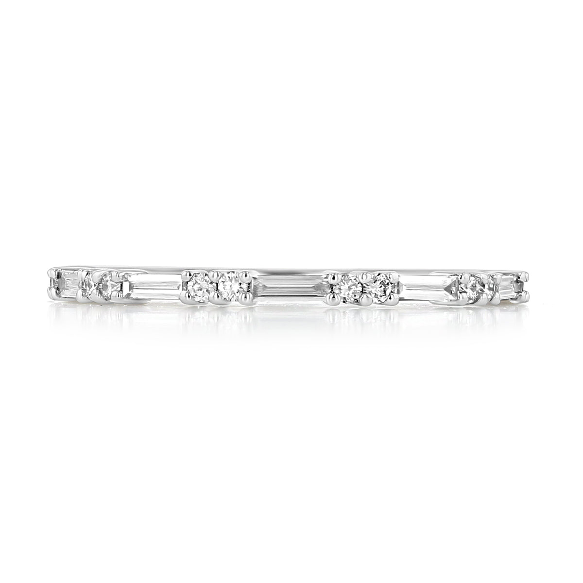 Makur Belmont round and baguette diamond wedding band in platinum with an alternating pattern of baguette-cut and round-cut diamonds.