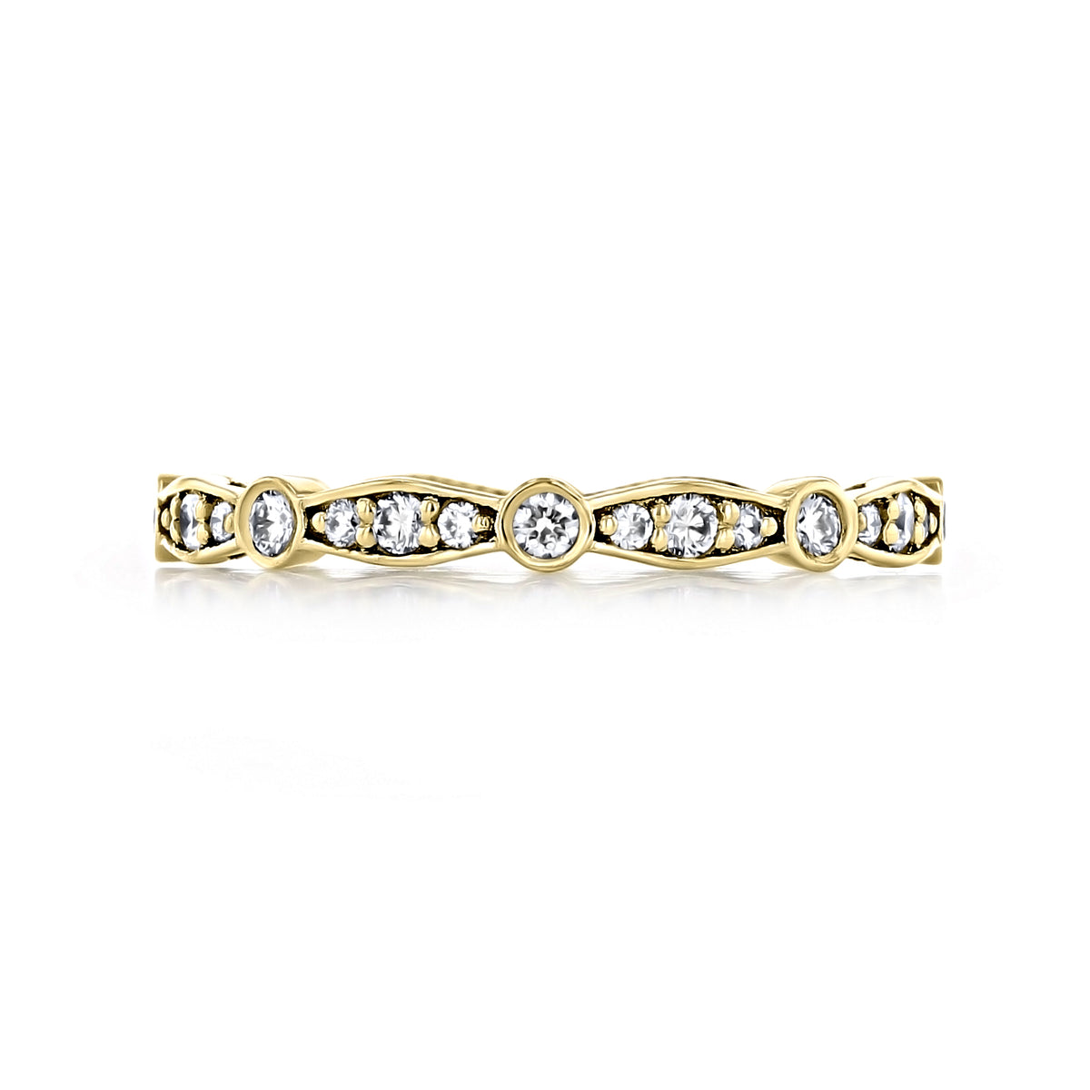 Tacori Sculpted Crescent | Diamond Band - 47-2ETY, a high-polished yellow gold band featuring a repeating pattern of small round diamonds set in bezels with crescent-shaped cutouts.