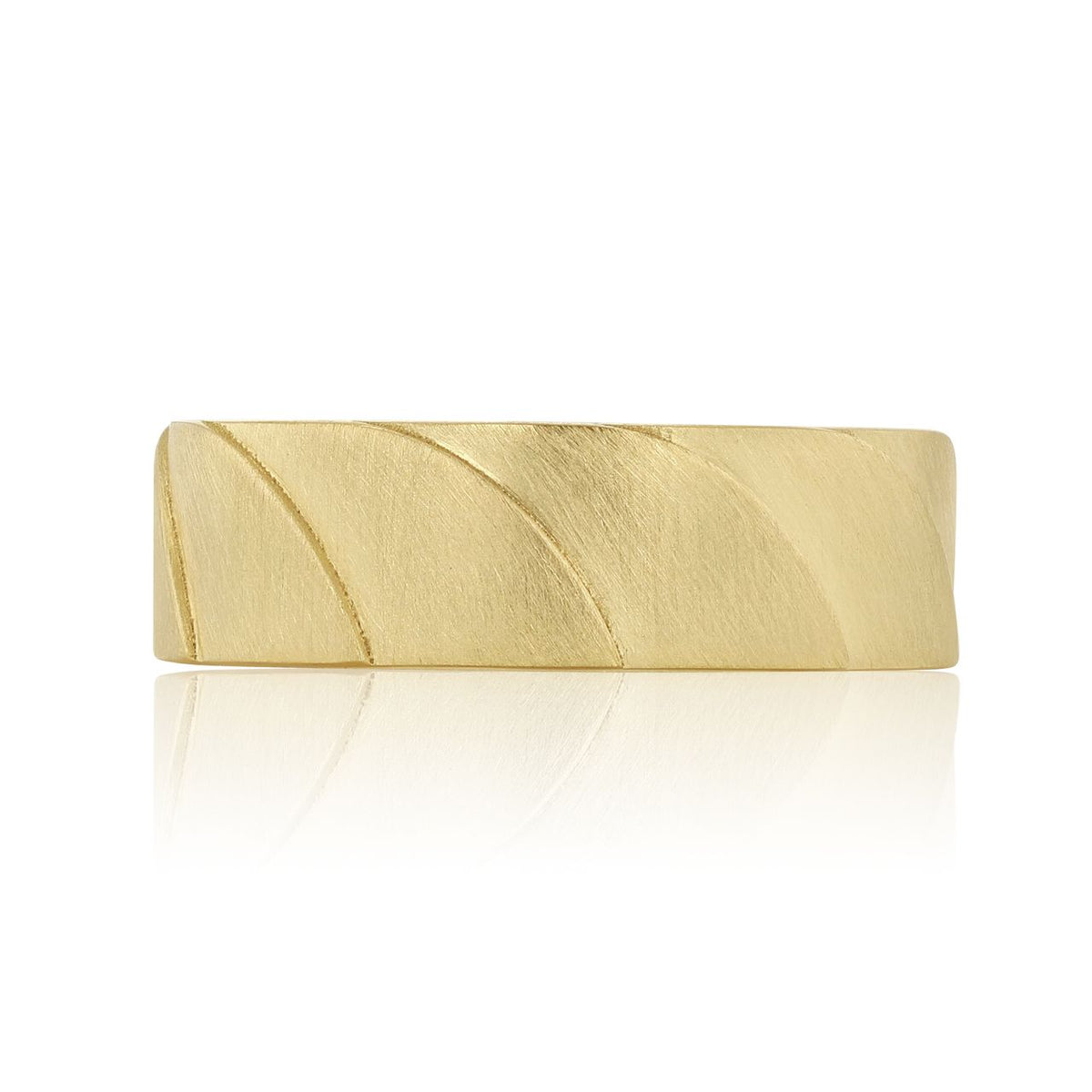 Tacori | Satin Finish Wedding Band - 146-7YS in yellow gold with a satin finish and diagonal grooved detailing.