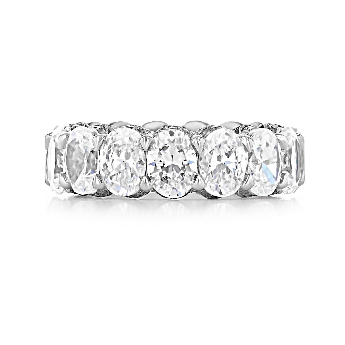 Tacori RoyalT | Eternity Band - HT266265 set with seven oval-shaped diamonds in a metal prong setting.